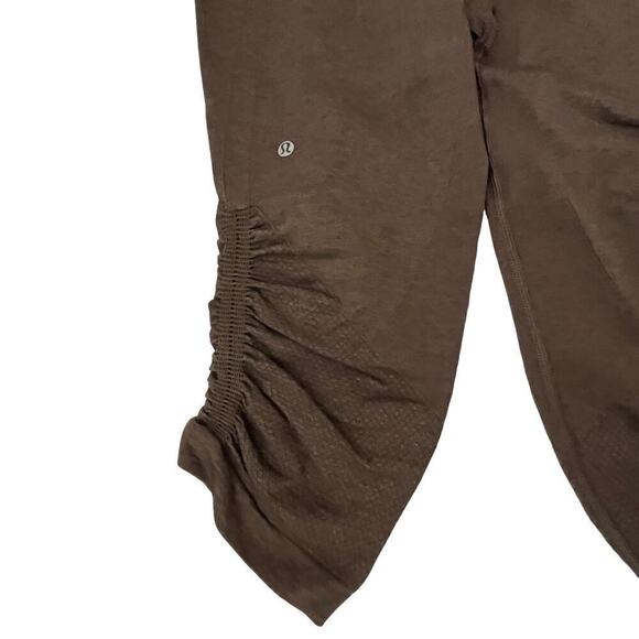 Lululemon In The Flow Crop II Heathered Bark Chocolate Size 6 - Picture 6 of 9